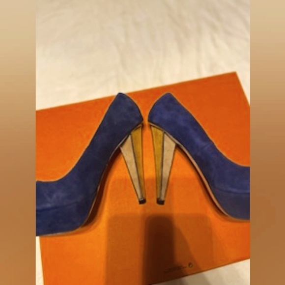 Bebe Blue Suede Platform Pump Size 8 - Picture 5 of 6